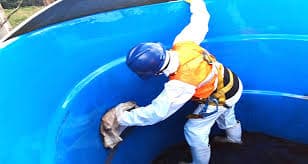 كيفية اختيار أفضل شركة تنظيف خزانات تضمن لك مياه نقية وآمنة