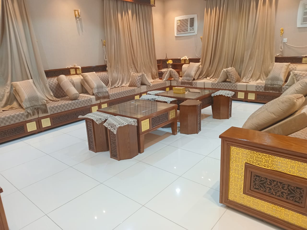 أفضل شركة تنظيف مجالس وفرشات في الرياض – تعقيم بالبخار بأسعار ممتازة